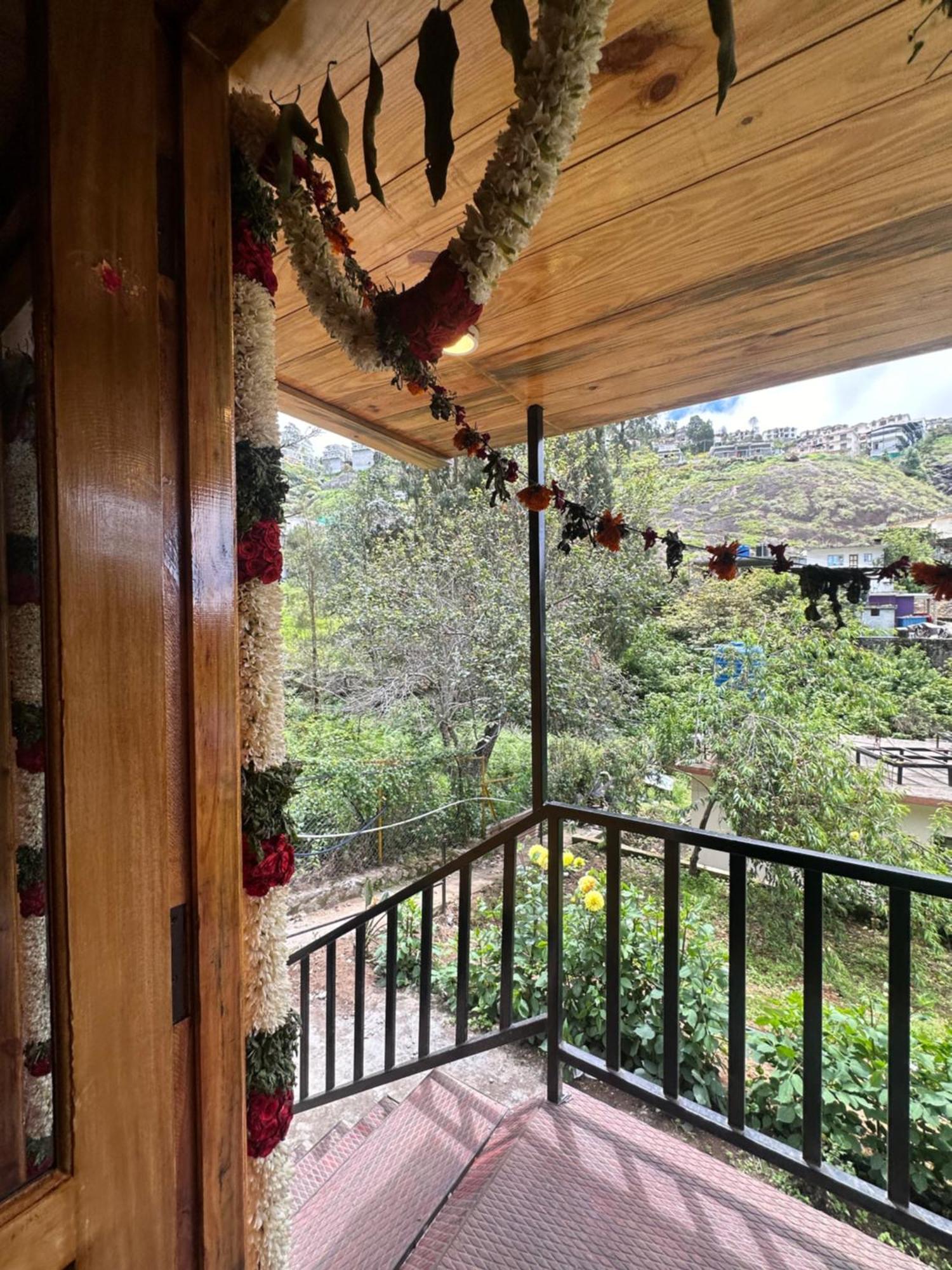 Magica Mount A Frame Wood House Villa Kodaikanal Exterior photo